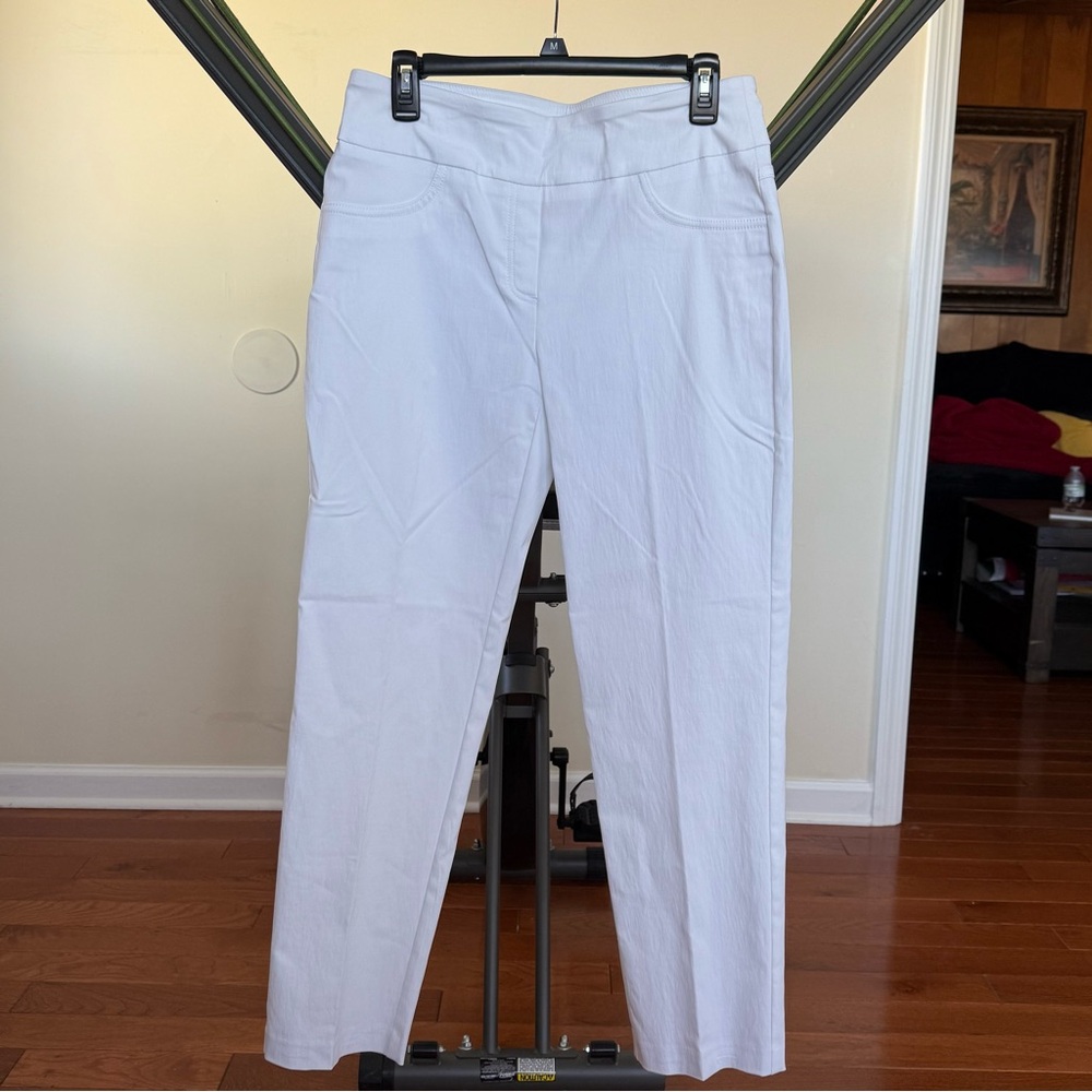 Ruby Red Pull-On Tech Stretch Average Length Pants NWT size 8 White